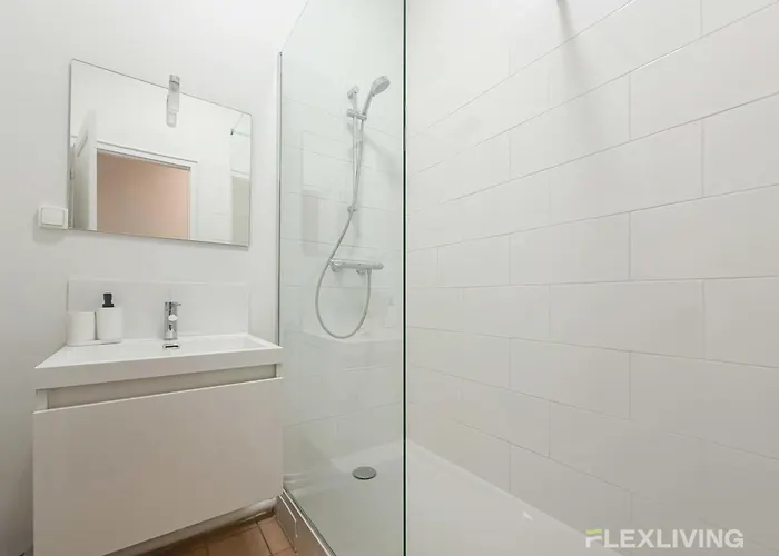 Spacious 3-bedroom In 14 - Alesia * Parijs
