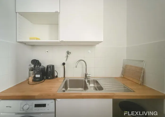 Spacious 3-bedroom In 14 - Alesia Appartement Parijs